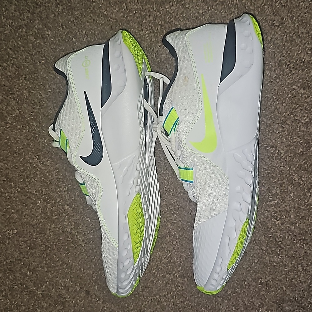 Nike Renew Retaliation TR 2 'White Volt - Picture 2 of 10